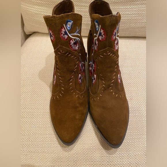 Carlos Vivian Brown Western Suede Bootie w Floral Embroidering / Size 8 - Picture 3 of 11